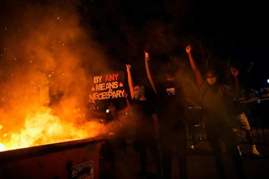 Fogo, vandalismo e destruição: protestos por George Floyd em Minneapolis escalam violência 