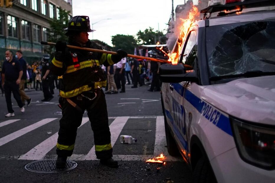 Fogo, vandalismo e destruição: protestos por George Floyd em Minneapolis escalam violência 