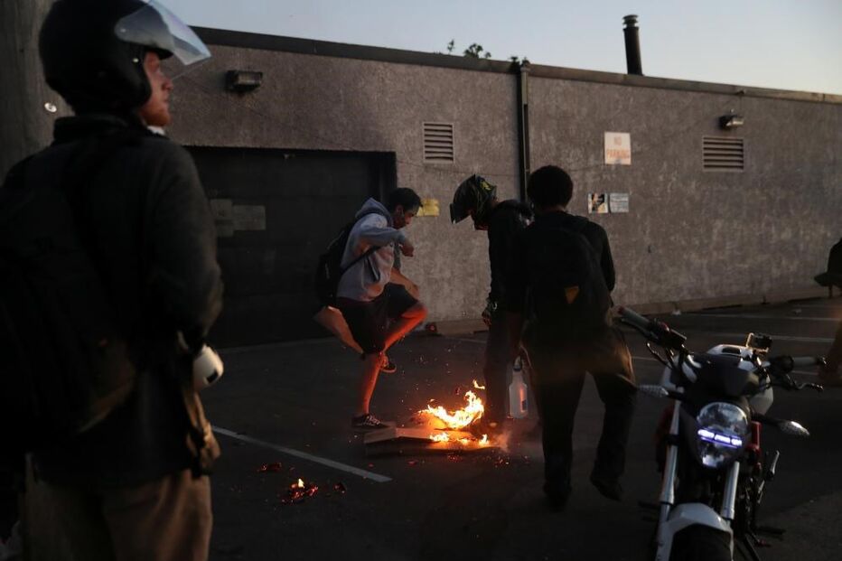 Fogo, vandalismo e destruição: protestos por George Floyd em Minneapolis escalam violência 