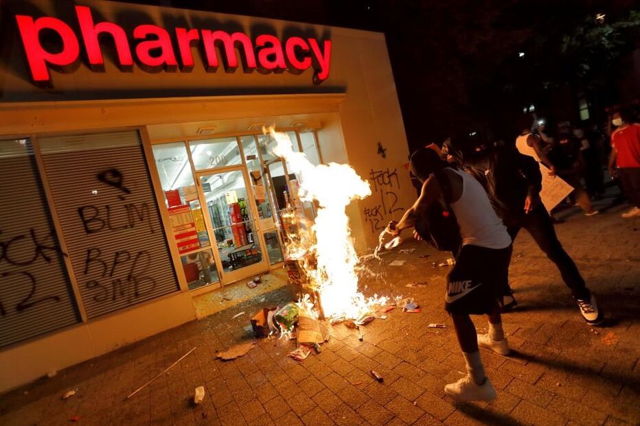 Fogo, vandalismo e destruição: protestos por George Floyd em Minneapolis escalam violência 