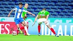 Golo solitário de Corona atira FC Porto para a liderança da Liga
