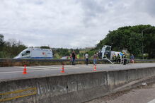 Acidente com camião betoneira no IC20