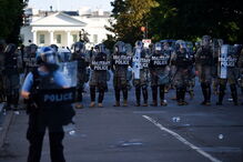 Protestos pela morte de George Floyd cercam Casa Branca nos EUA