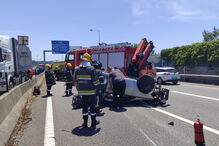 Dois feridos em colisão entre camião e carro na A44 em Gaia