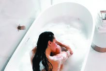 Famosas mostram (quase) tudo