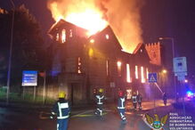 Fogo destrói castelo de Vizela