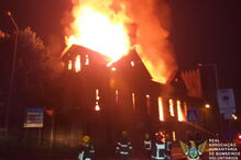 Fogo destrói castelo de Vizela