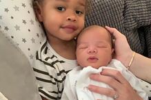 Os filhos do casal, Kai e Rio