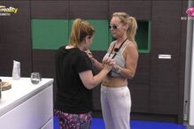 Teresa e Noélia fazem as pazes