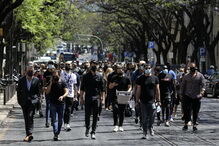 Trabalhadores da diversão noturna entregam chaves dos estabelecimentos no parlamento 