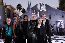 Angelina Jolie com os filhos