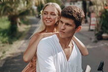 Anastasia Tropitsel morreu num despiste de mota quando tentava tirar uma 'selfie'