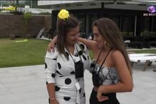 Iury recebe avião de Daniel Monteiro e fica emocionada