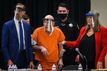 Joseph James DeAngelo em tribunal 