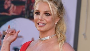Britney Spears publica fotografias nua e deixa fãs preocupados