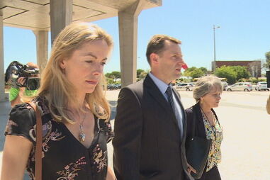 Dezenas de médicos e cidadãos manifestaram-se junto ao Hospital de São Bernardo em Setúbal