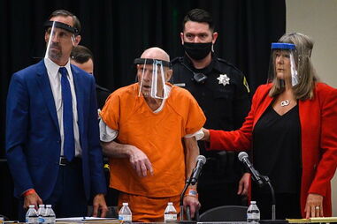 Joseph James DeAngelo em tribunal 