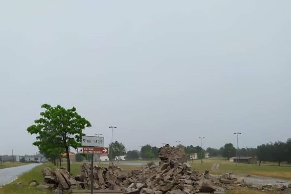 Trovoada destrói cruzeiro do Santuário de Nossa Senhora do Naso em Miranda do Douro