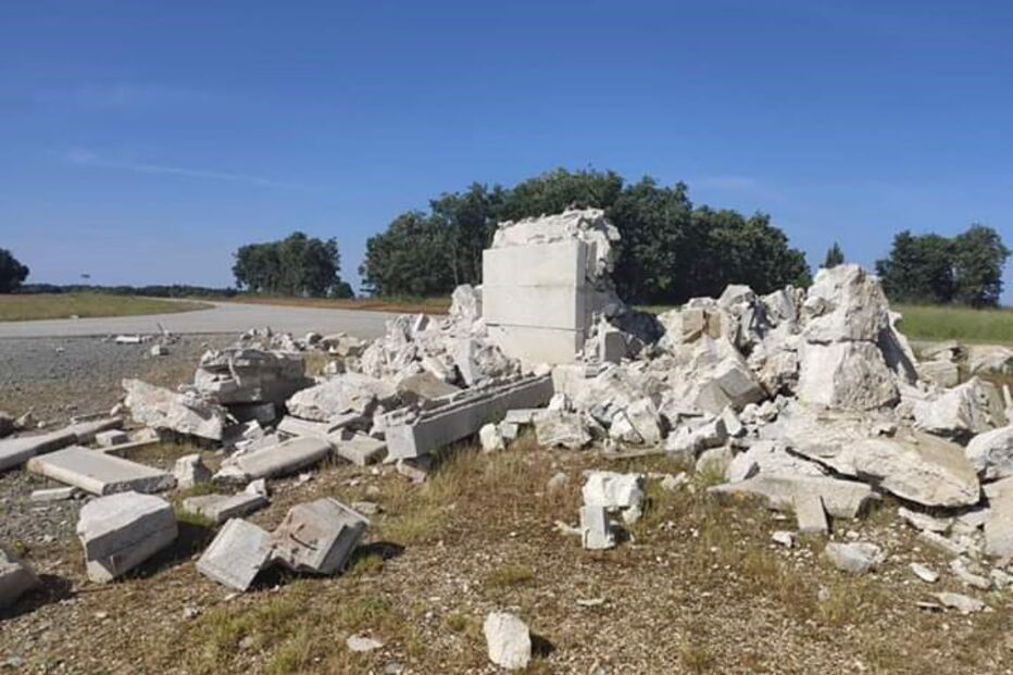 Trovoada destrói cruzeiro do Santuário de Nossa Senhora do Naso em Miranda do Douro