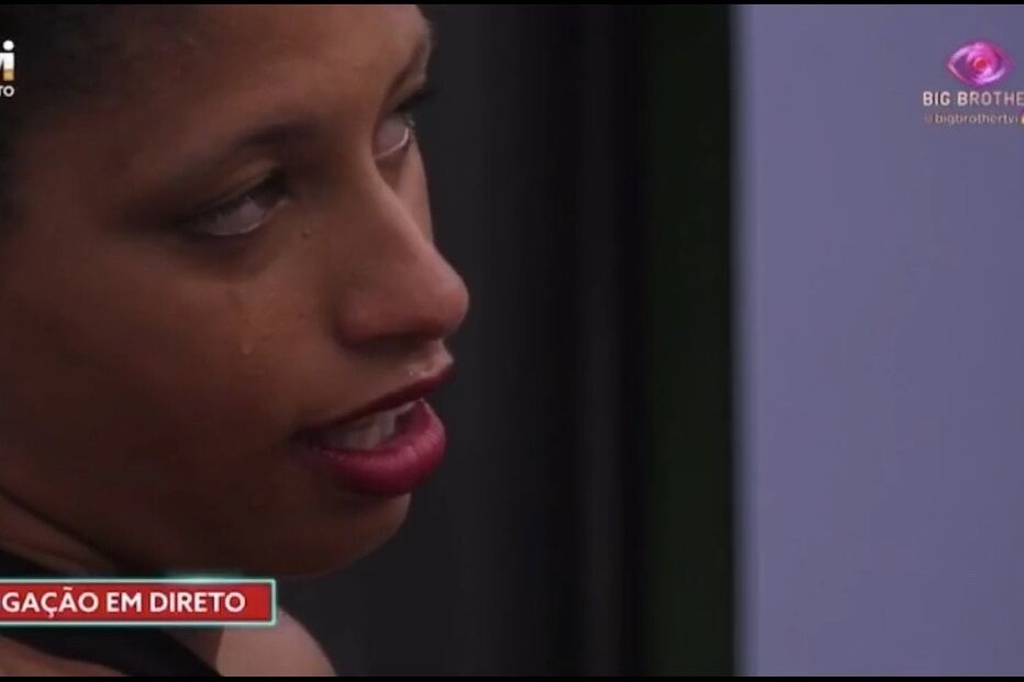 Soraia emociona-se ao falar da infância