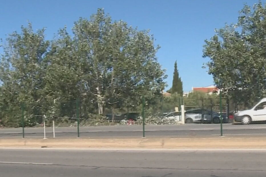  Dois jovens morrem em despiste de carro junto ao Aeroporto de Faro