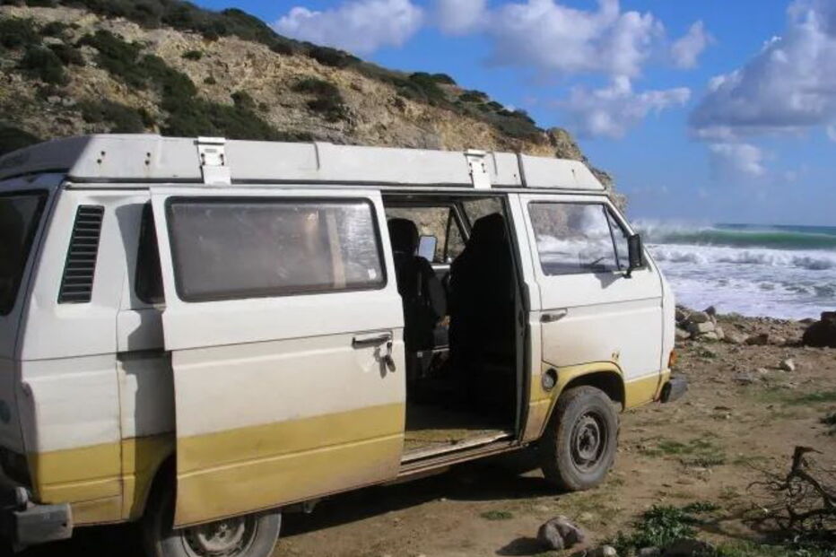 Carrinha e Jaguar de homem alemão, suspeito de envolvimento no desaparecimento de Madeleine McCann