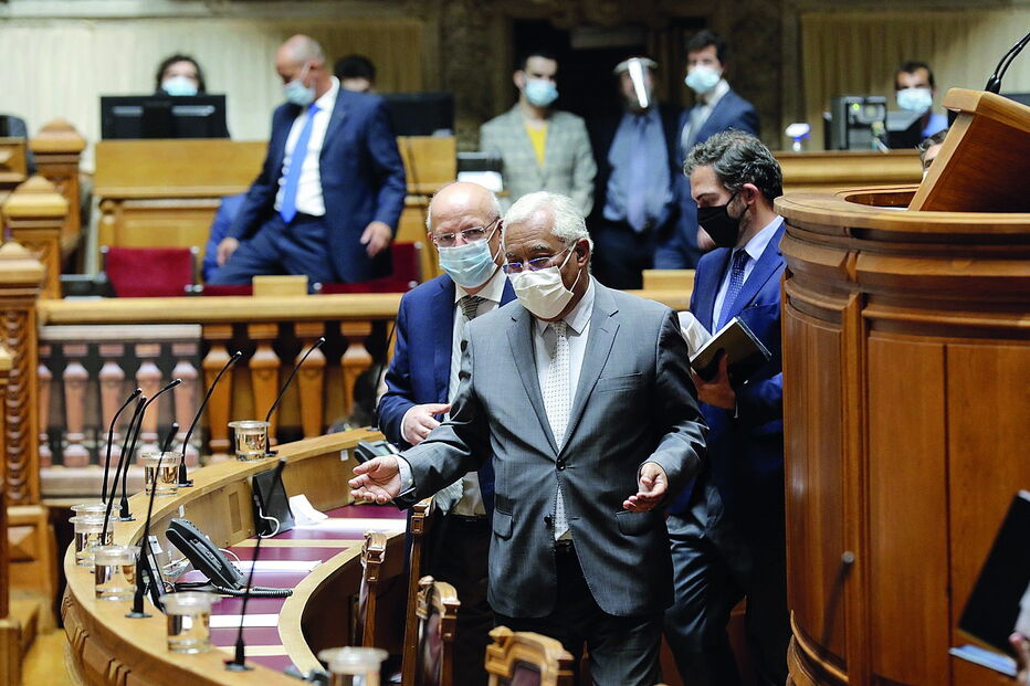 António Costa afirmou que o Executivo está a preparar alterações, a partir de 1 de julho, para o regime de layoff 