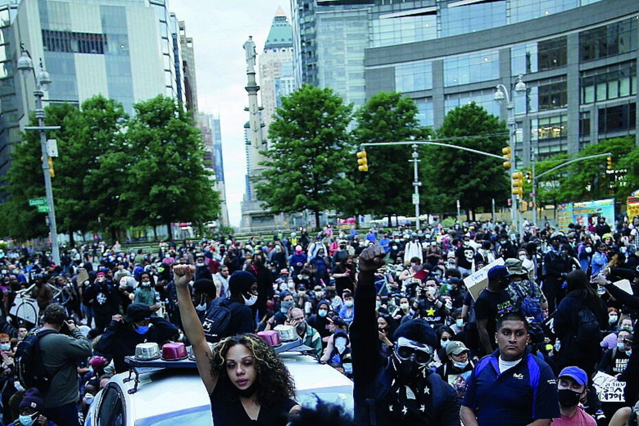 Protestos pela morte de George Floyd continuam mas com menos violência 