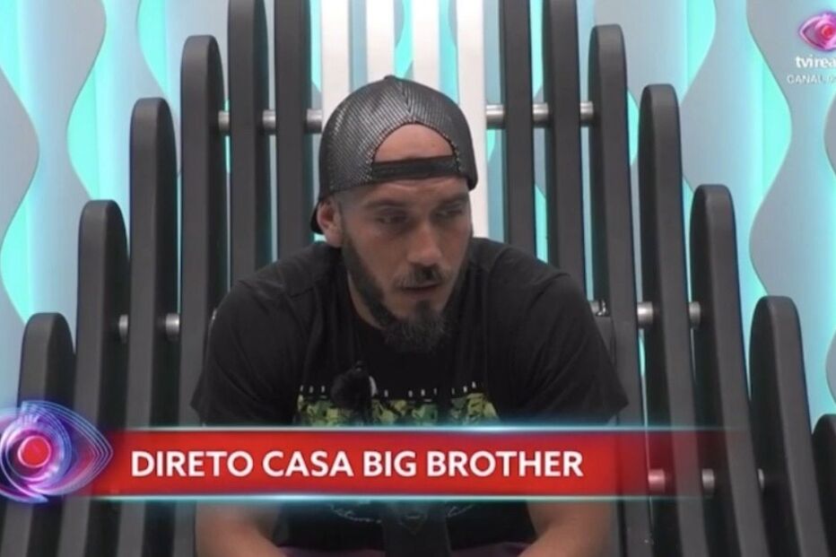 Daniel Monteiro chora no confessionário