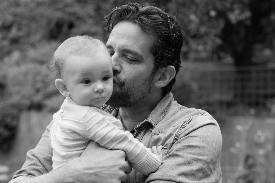 Nick Cordero e o filho, Elvis, de dez meses