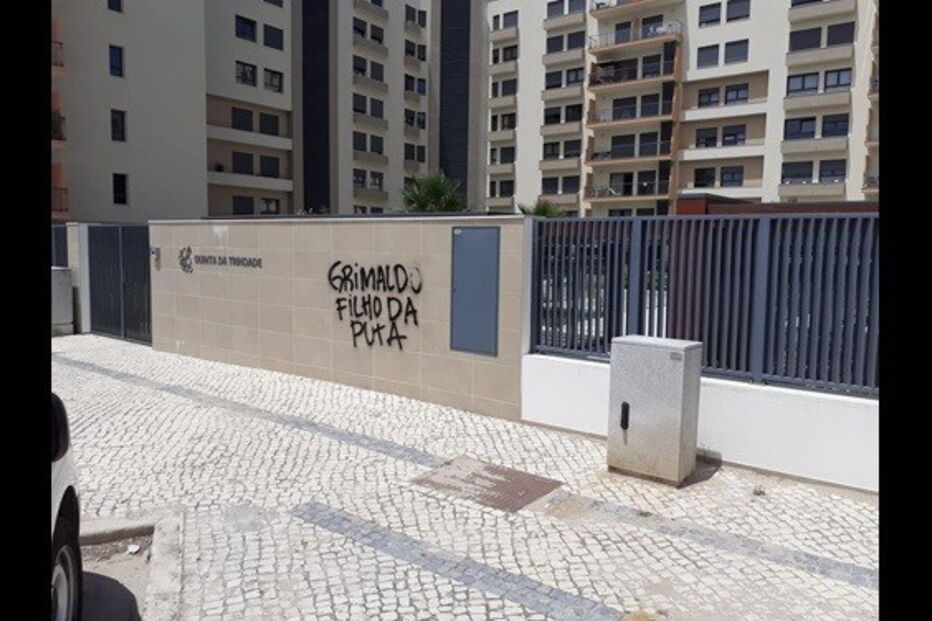 Casas de treinador e jogadores do Benfica grafitadas com ameaças	