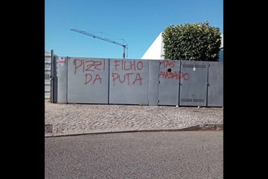 Casas de treinador e jogadores do Benfica grafitadas com ameaças	