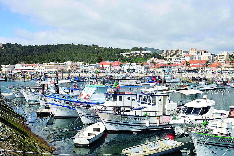 Naufrágio no Sado fere pescador
