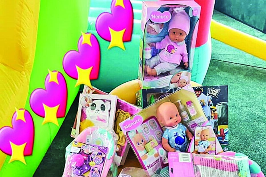 Máscaras e brinquedos a perder de vista no 3º aniversário de Eva e Mateo