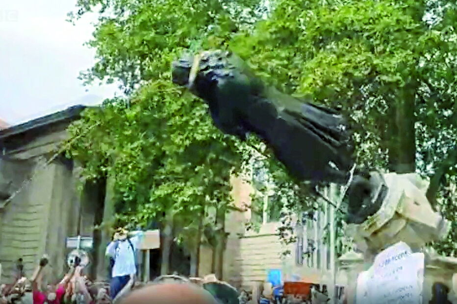 Estátua foi derrubada em Bristol