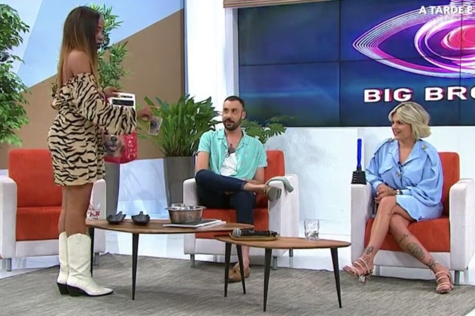 Lia do programa 'Love on Top' esteve no programa 'A Tarde é Sua'