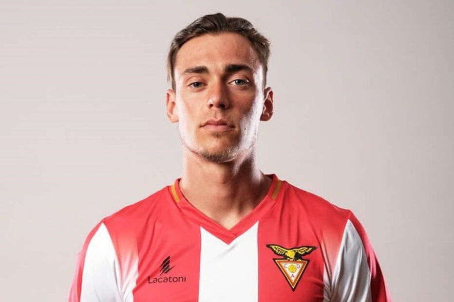 Ricardo Mangas regressa ao Benfica