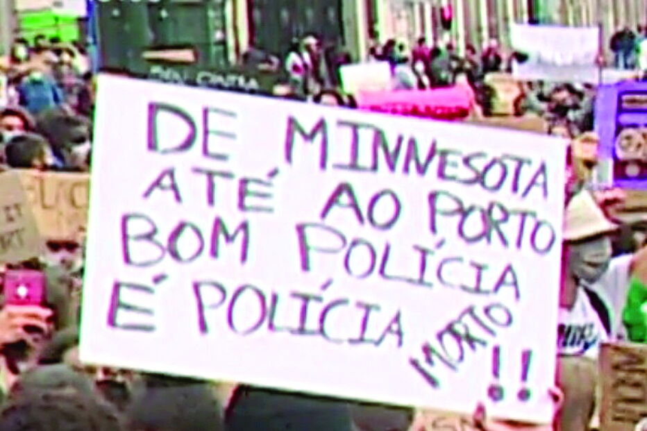 No Porto, um outro manifestante mostrou um cartaz com uma expressão no mesmo sentido. Foram ambos apanhados em imagens e estão agora sob a mira das polícias e do Ministério Público 