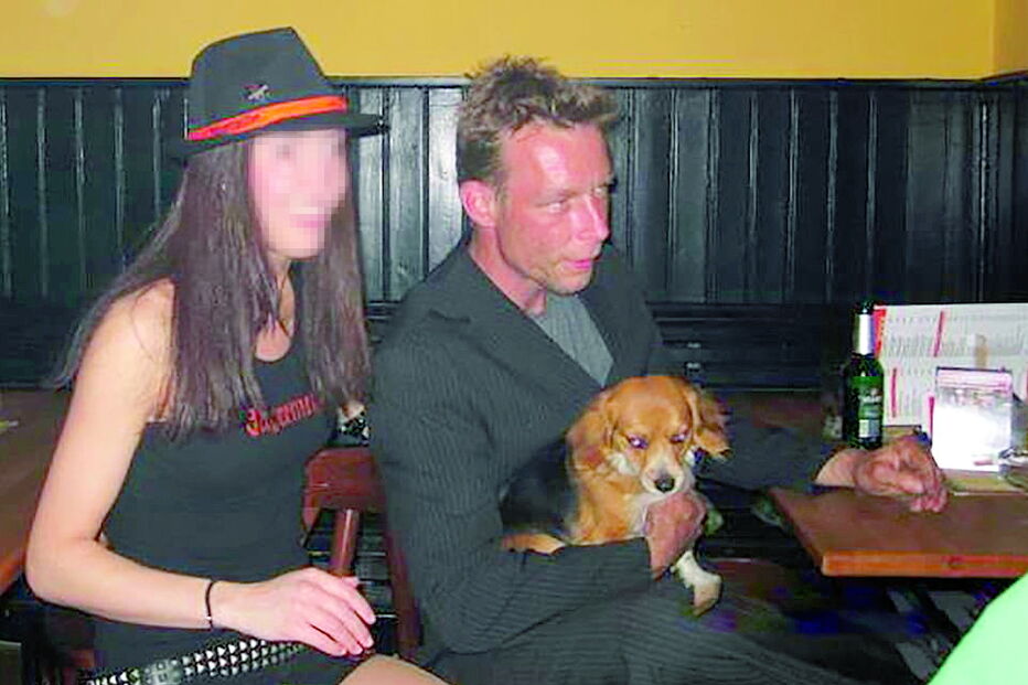 Christian Brueckner tem 43 anos e pelo menos 17 condenações, duas delas, por furto e desobediência, em Portugal. Foi investigado em 2013 e desde 2017 pelo desaparecimento de Maddie McCann. Foi nomeado suspeito pelas autoridades na semana passada  