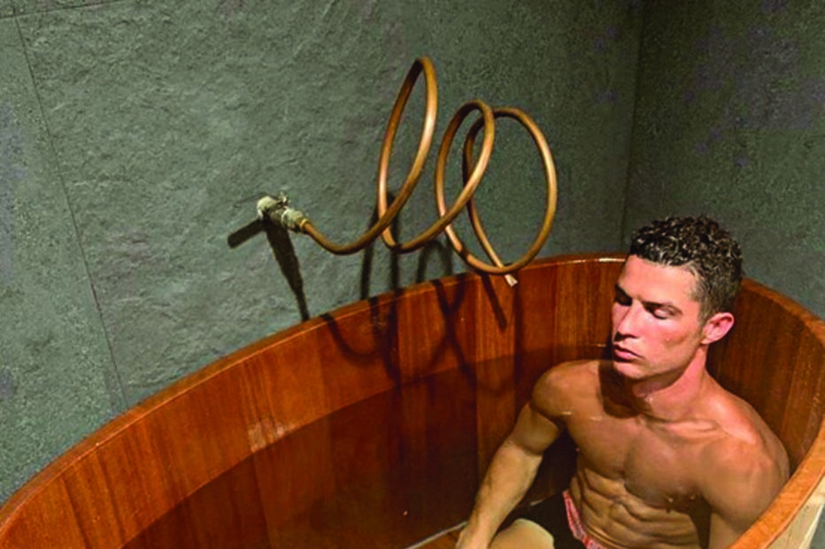 Ronaldo numa das banheiras do duplex