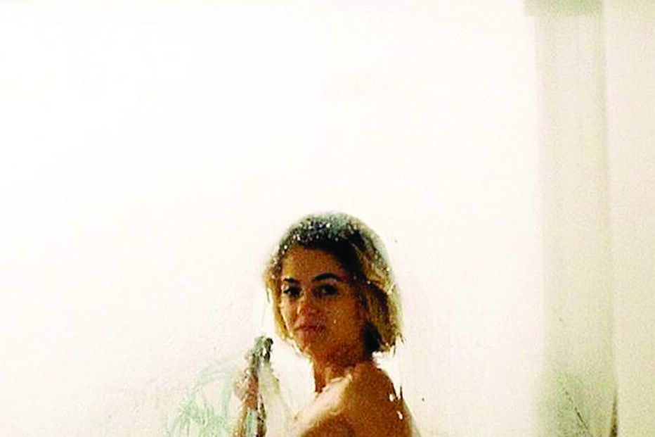 Famosas mostram (quase) tudo