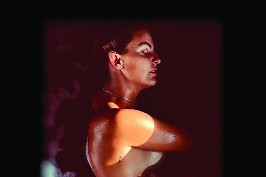 Famosas mostram (quase) tudo