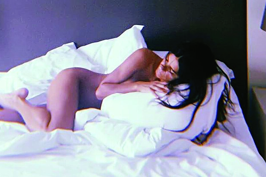 Famosas mostram (quase) tudo