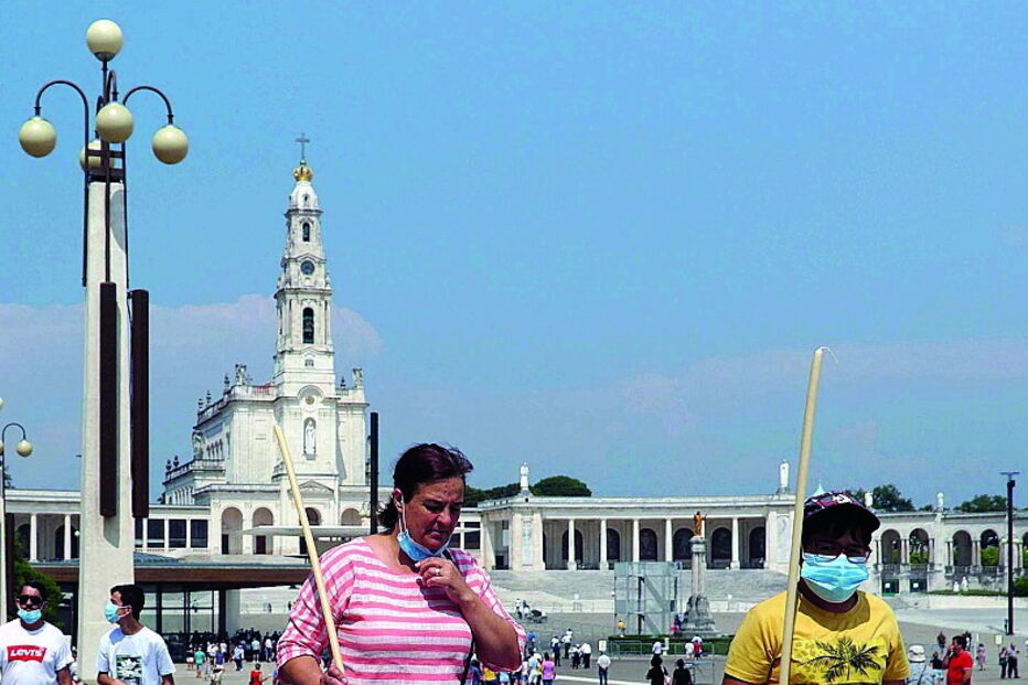 Peregrinos têm de usar máscara e promover o distanciamento físico 