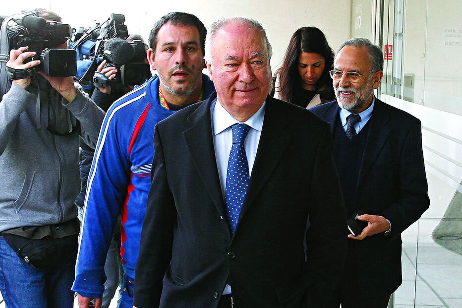 Arlindo de Carvalho (ao centro) e José Neto (à direita na foto) interpuseram ações cíveis contra o BPN, alegando que o banco não cumpriu os negócios acordados 