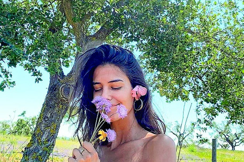 Isabela Valadeiro aproveita os dias de descanso para recarregar energias no Alentejo e partilhou uma foto nas redes sociais  