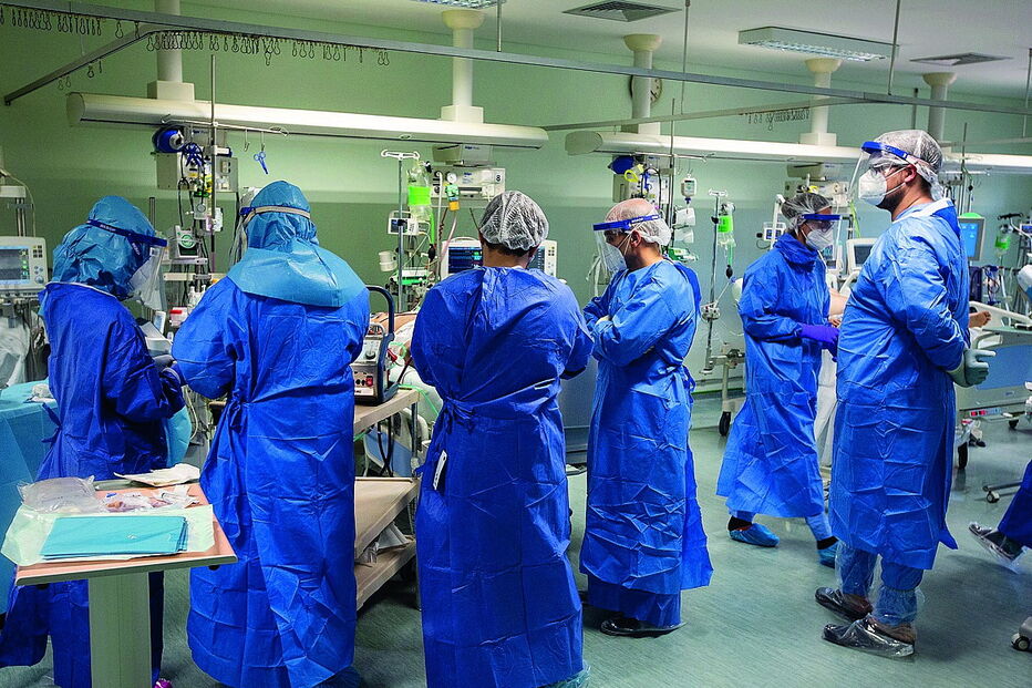 Muitos outros profissionais estão também infetados, mas as autoridades de saúde não revelam as classes todas 