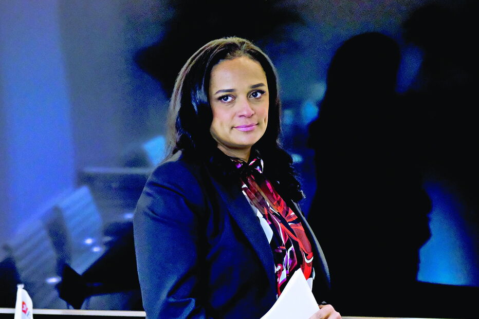 Isabel dos Santos é filha de José Eduardo dos Santos, ex-presidente de Angola , e a mãe é russa