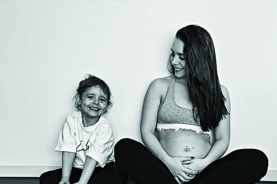 Famosas vivem gravidez na pandemia