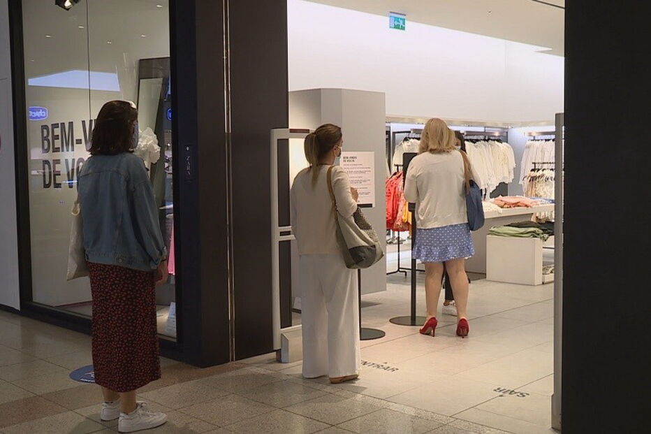 2020-06-16_10_05_53 Reabertura dos centros comerciais em Lisboa sem corrida às compras.jpg